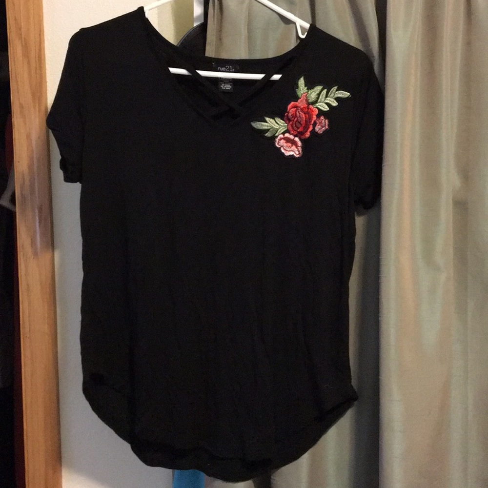 Rue21 medium black rose top.